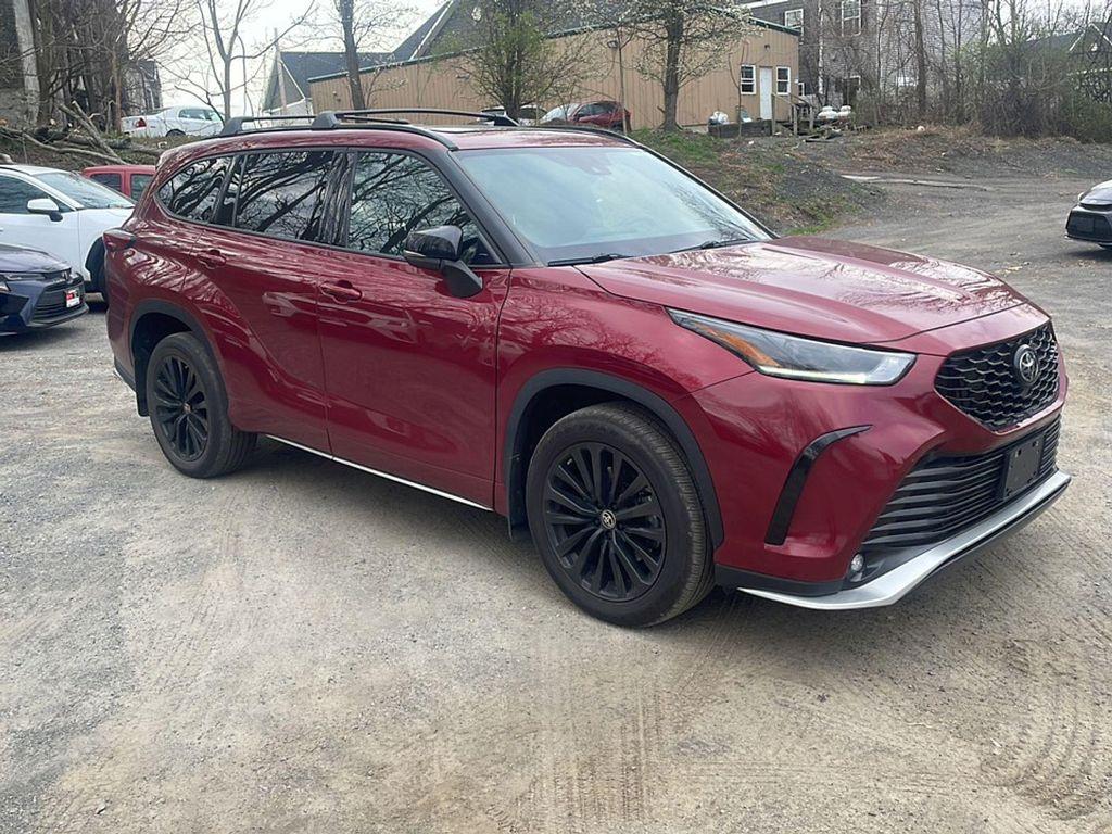 used 2023 Toyota Highlander car, priced at $35,490