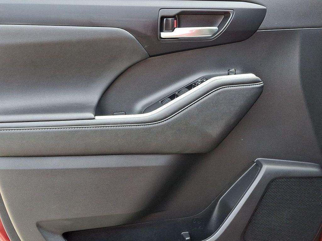 used 2023 Toyota Highlander car, priced at $37,490