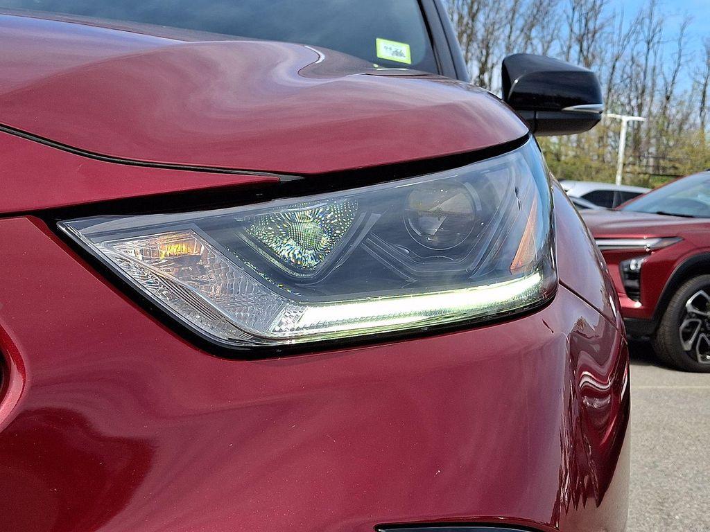 used 2023 Toyota Highlander car, priced at $37,490