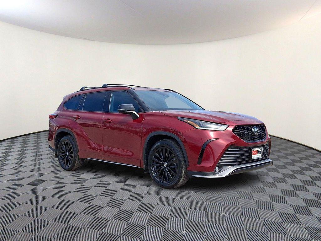 used 2023 Toyota Highlander car, priced at $37,490