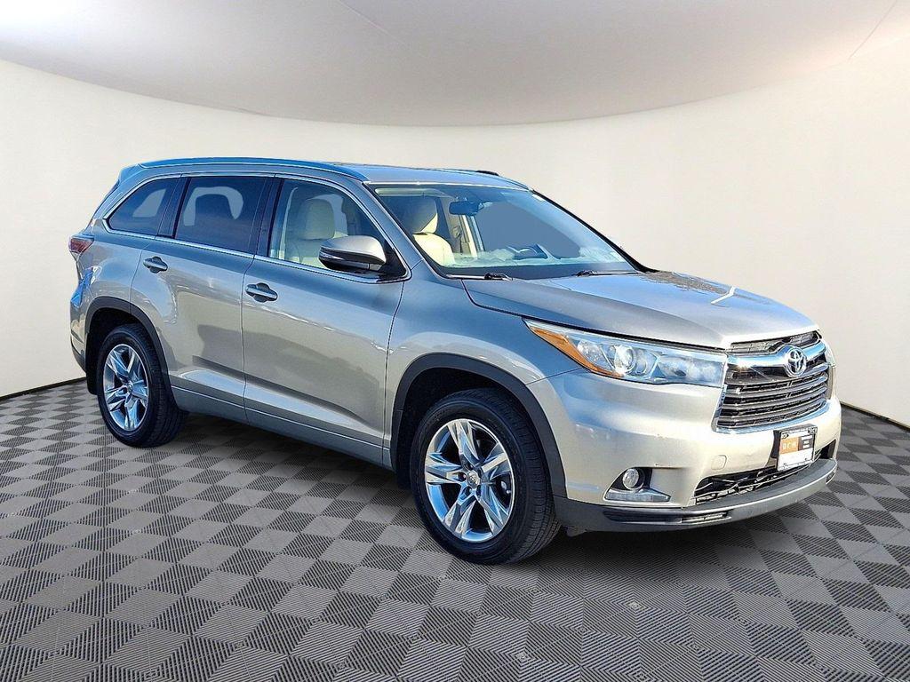 used 2015 Toyota Highlander car, priced at $11,992
