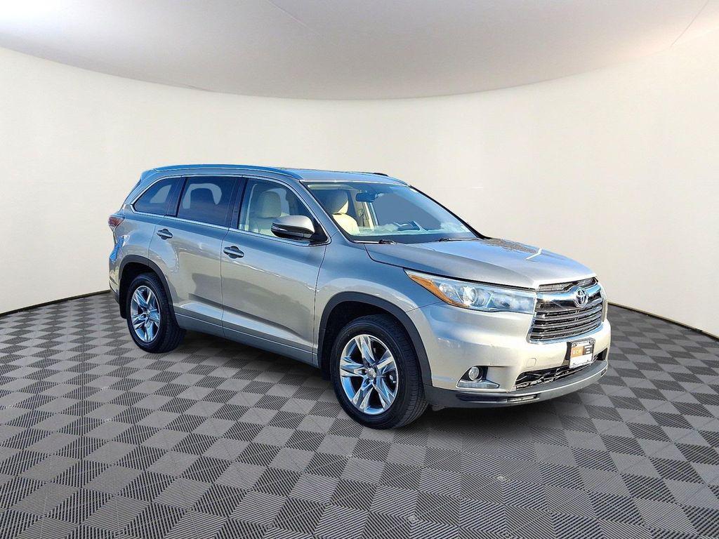 used 2015 Toyota Highlander car, priced at $10,993