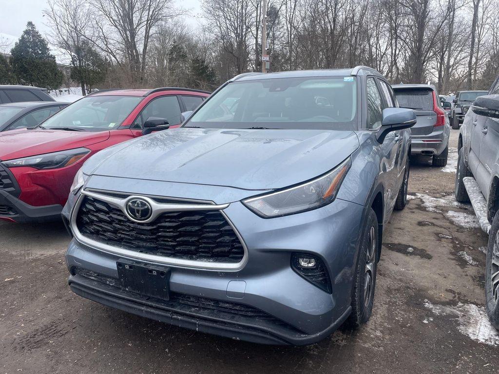used 2023 Toyota Highlander car, priced at $37,490