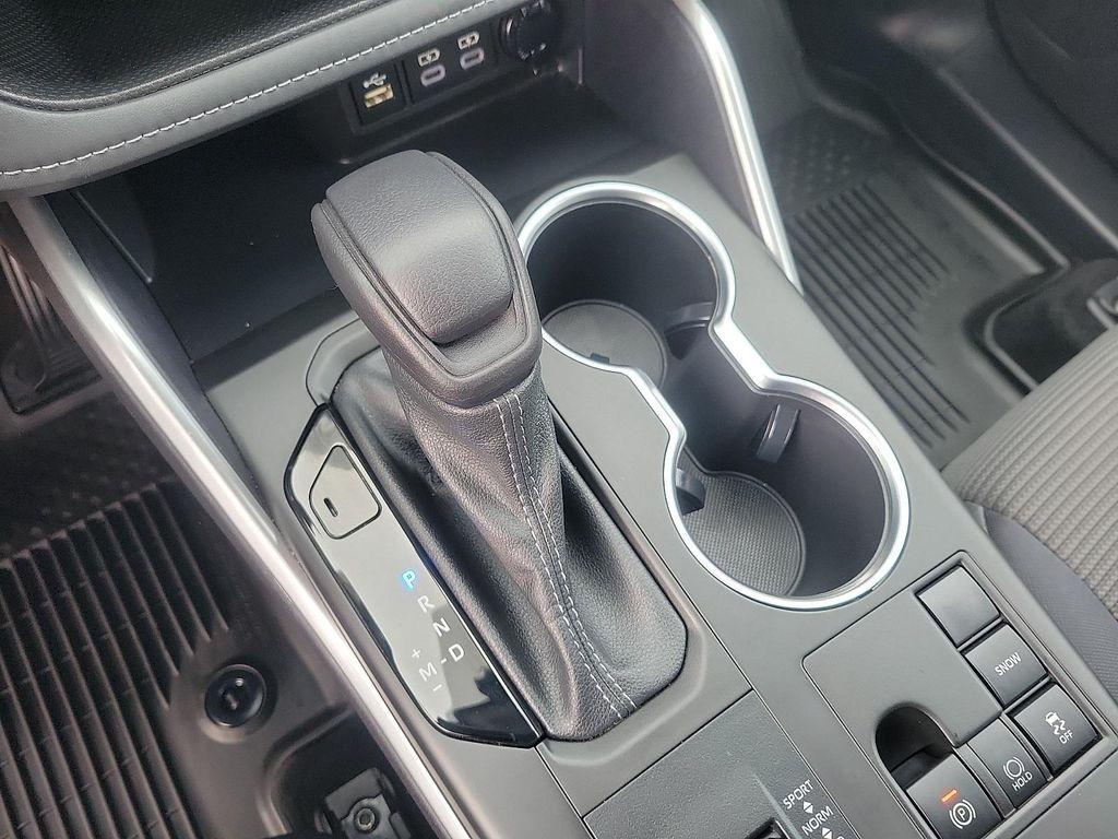 used 2023 Toyota Highlander car, priced at $30,791