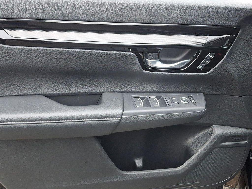 used 2025 Honda CR-V car, priced at $30,992