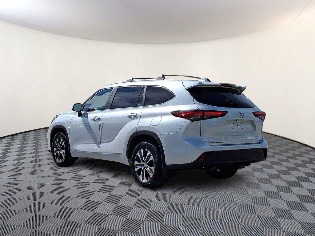 used 2023 Toyota Highlander car, priced at $35,990