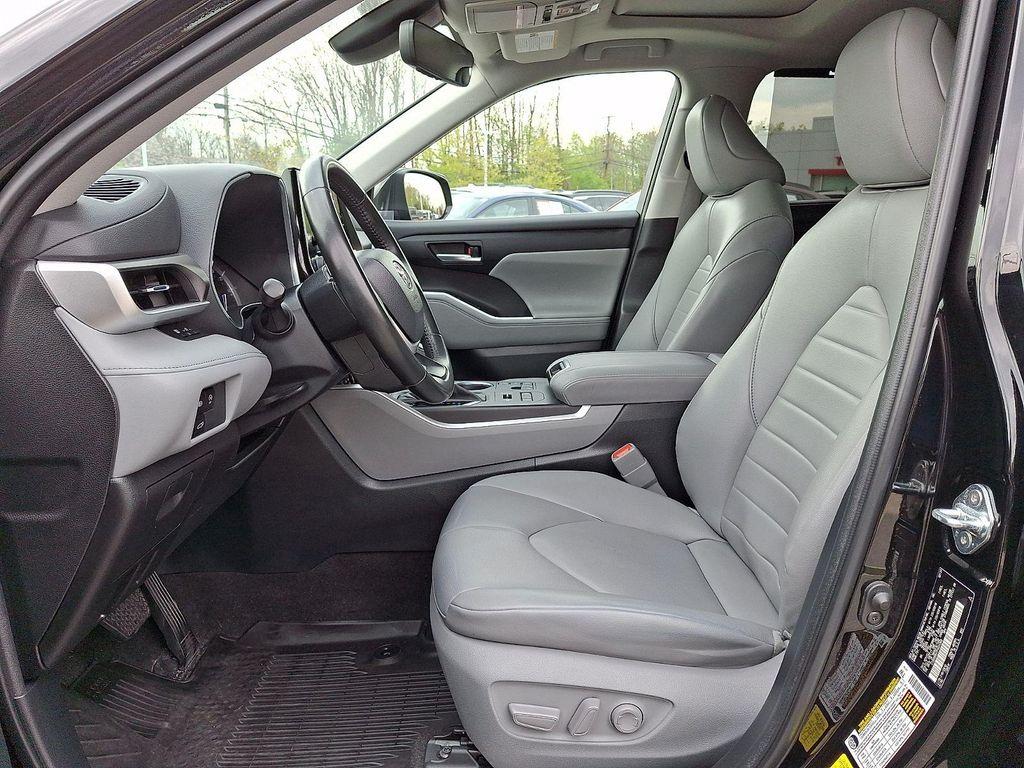used 2023 Toyota Highlander car, priced at $37,490