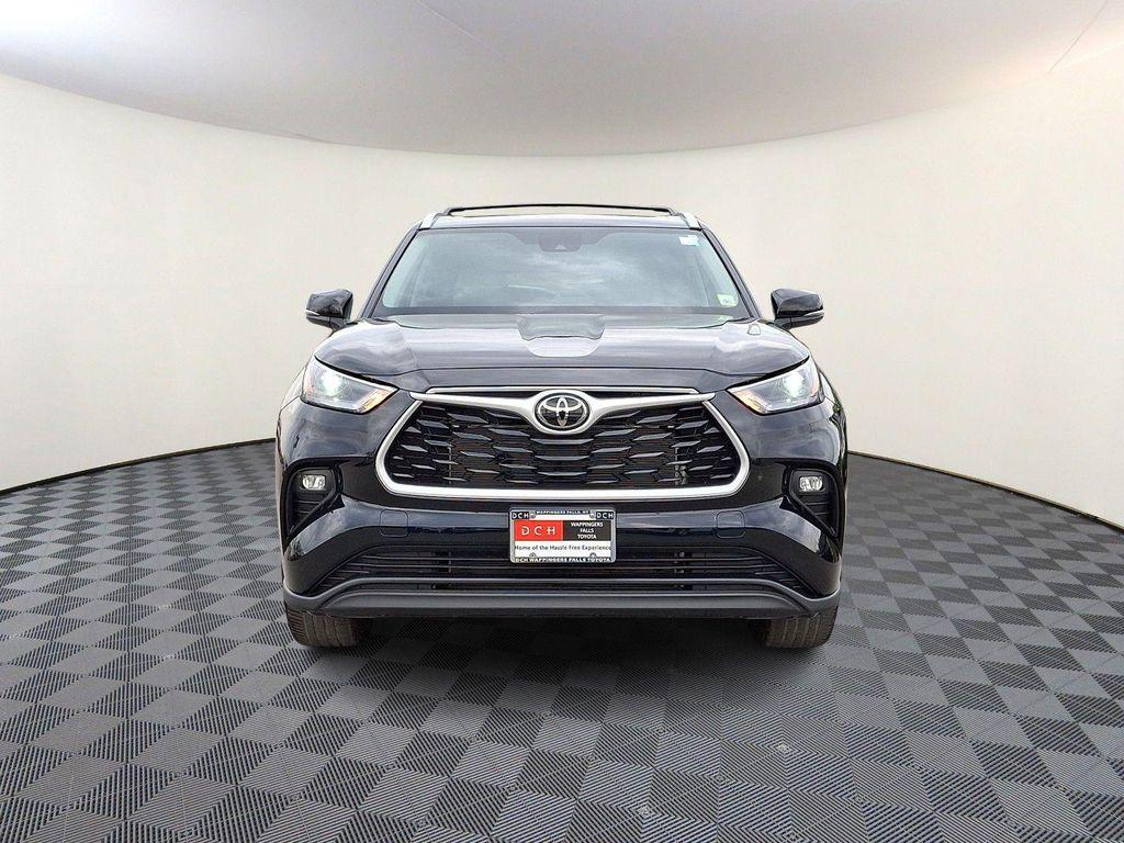 used 2023 Toyota Highlander car, priced at $37,490