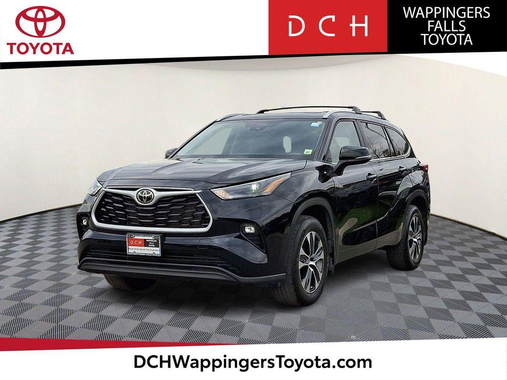 used 2023 Toyota Highlander car, priced at $37,490