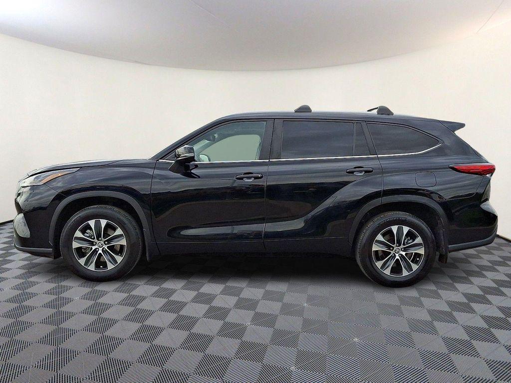 used 2023 Toyota Highlander car, priced at $37,490