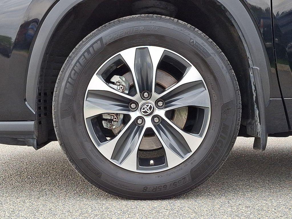 used 2023 Toyota Highlander car, priced at $37,490