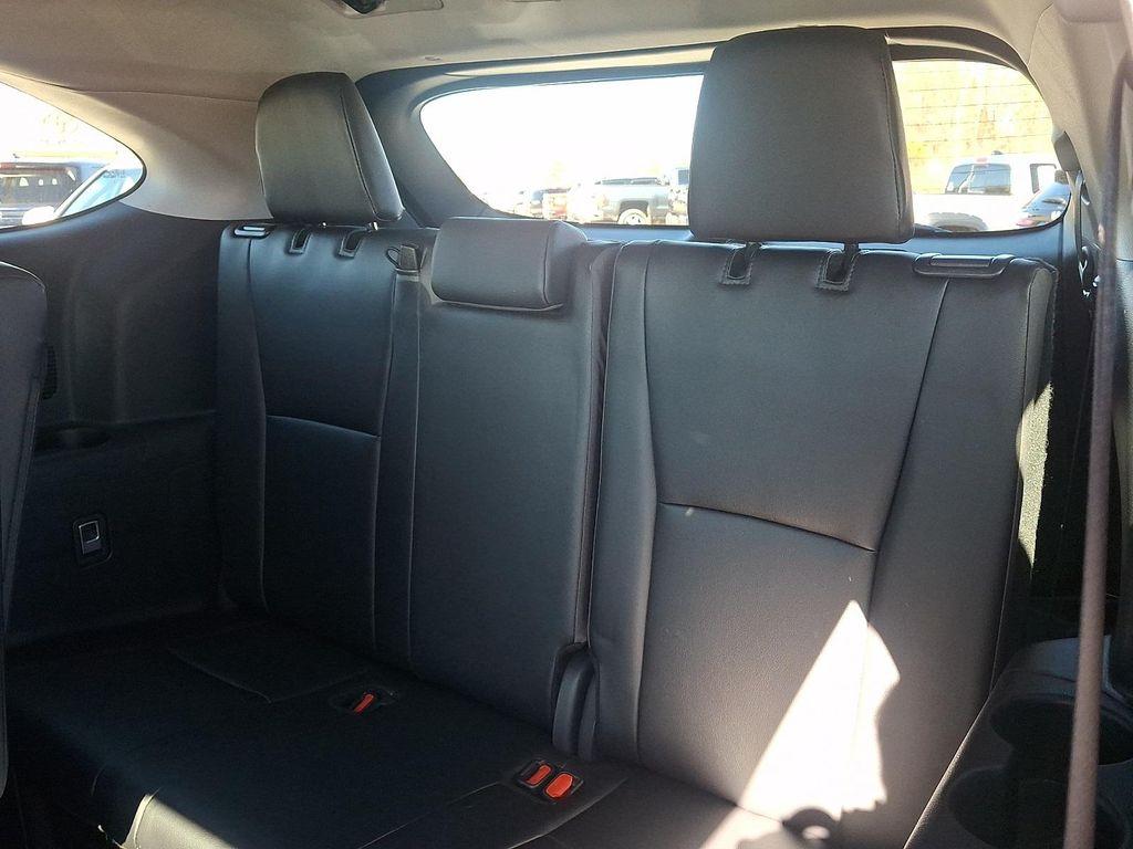 used 2024 Toyota Highlander car, priced at $38,990