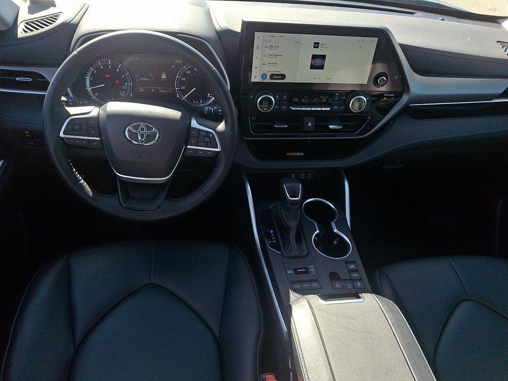 used 2024 Toyota Highlander car, priced at $38,990