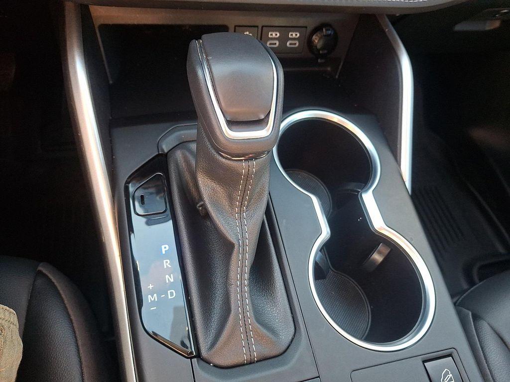 used 2024 Toyota Highlander car, priced at $38,990