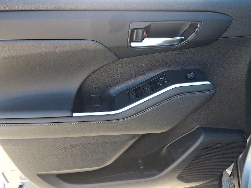 used 2024 Toyota Highlander car, priced at $38,990