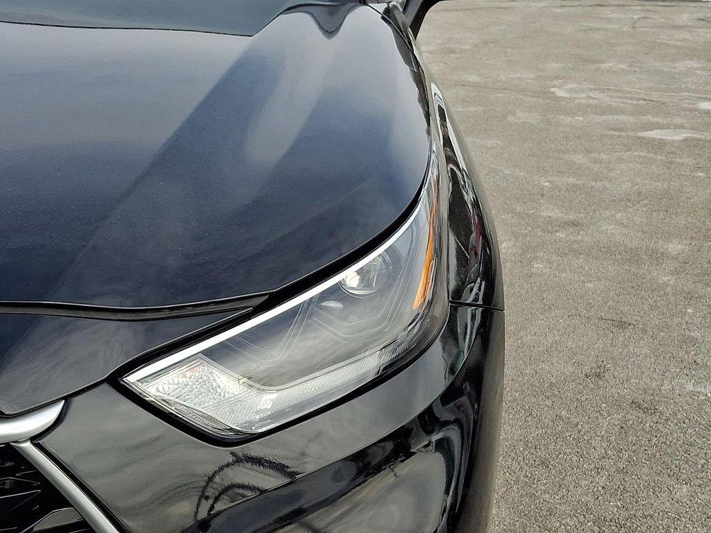 used 2023 Toyota Highlander car, priced at $36,991