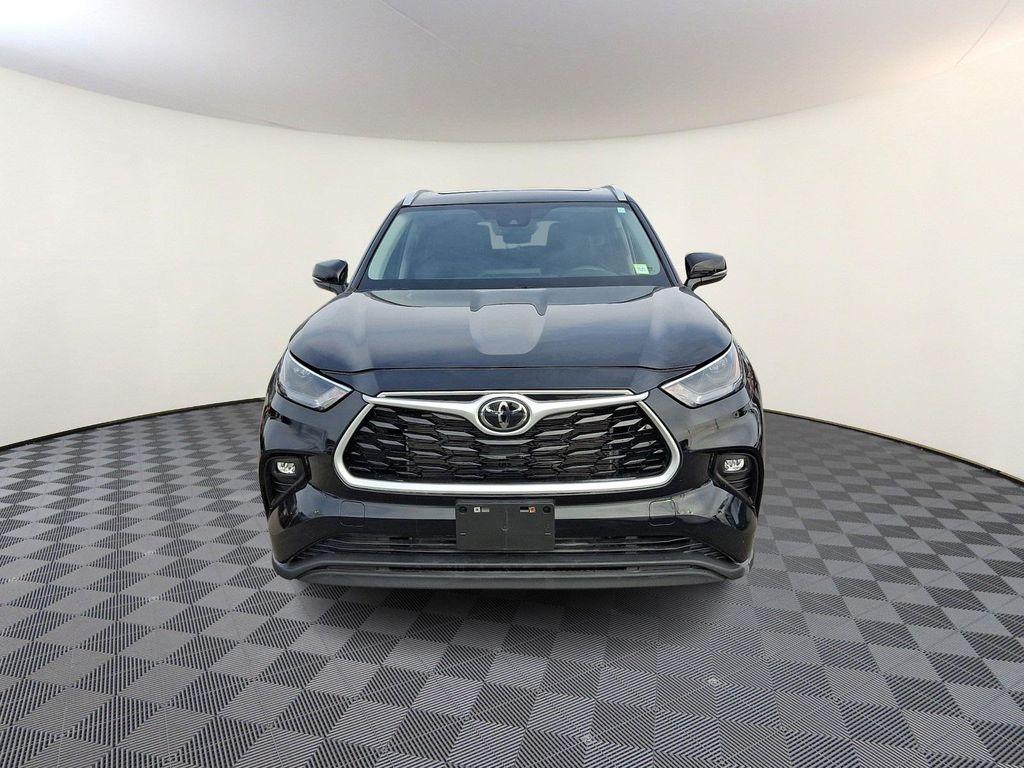 used 2023 Toyota Highlander car, priced at $36,991