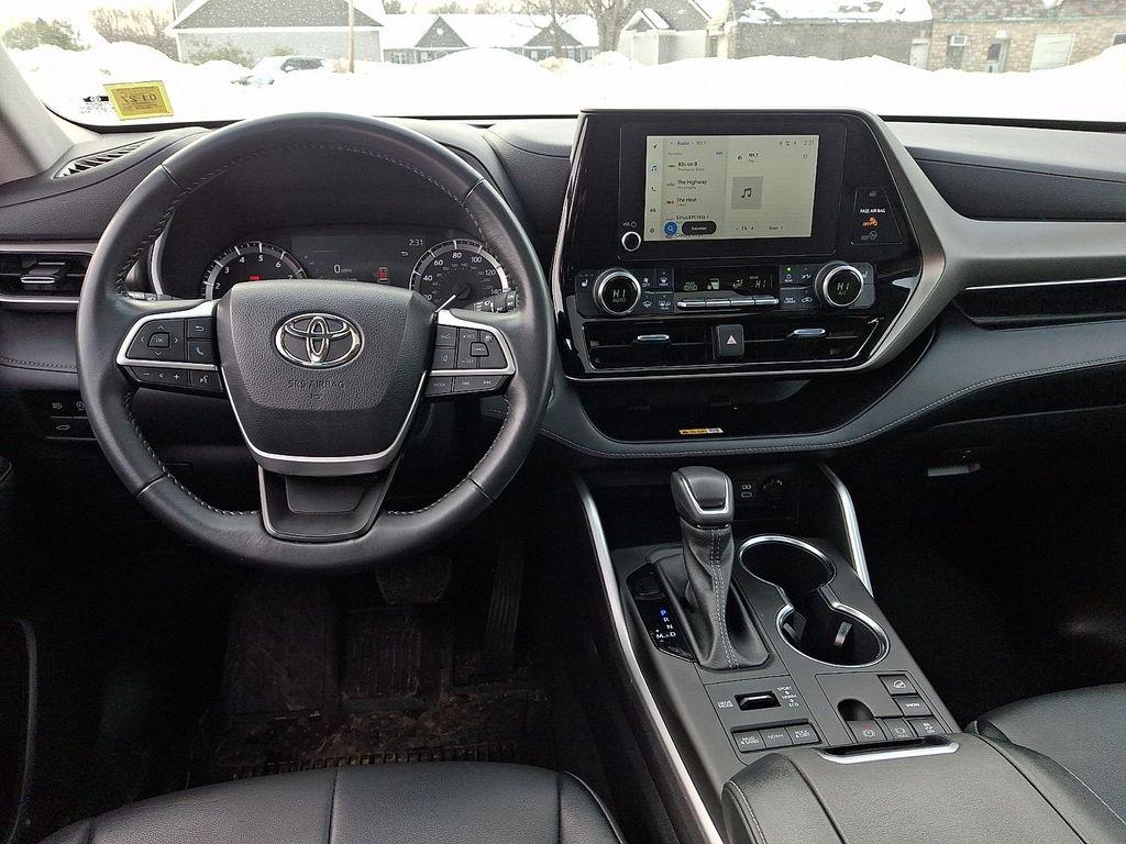 used 2023 Toyota Highlander car, priced at $36,991