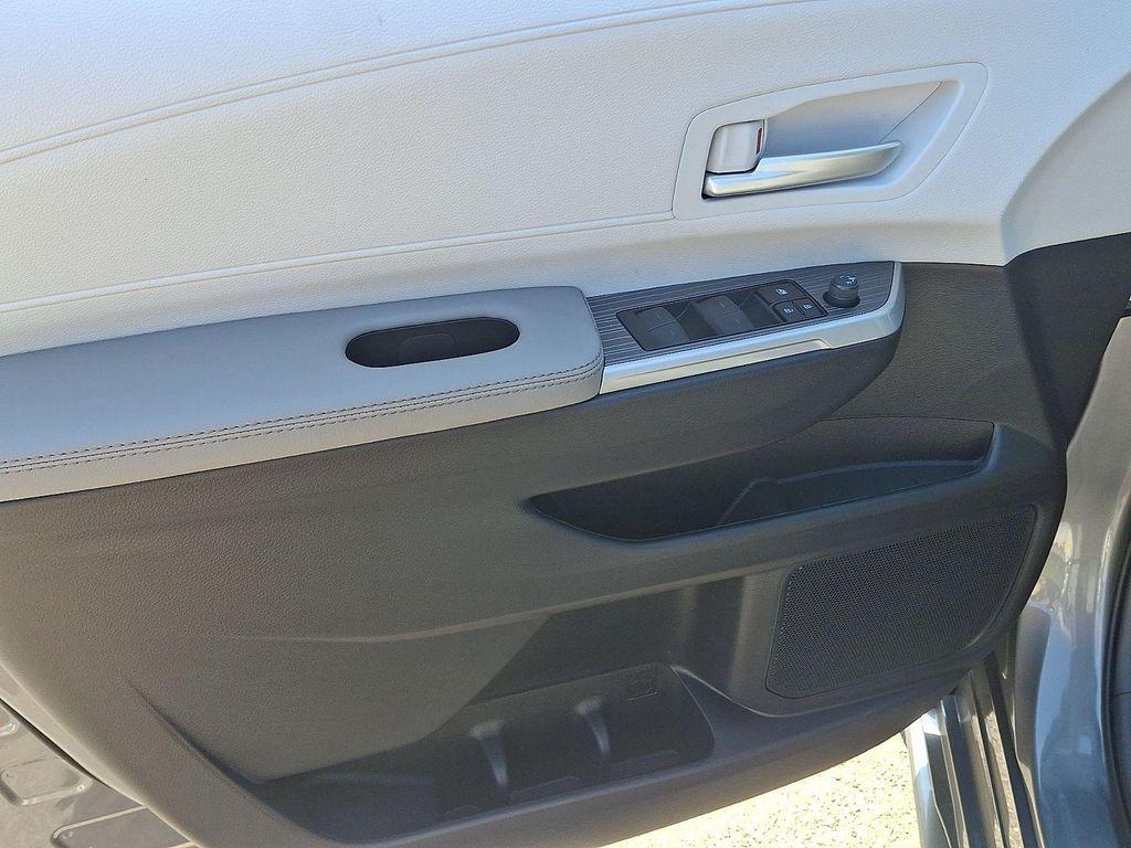 new 2026 Toyota Sienna car, priced at $48,515