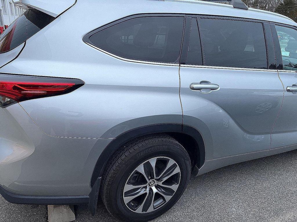 used 2022 Toyota Highlander car, priced at $35,990