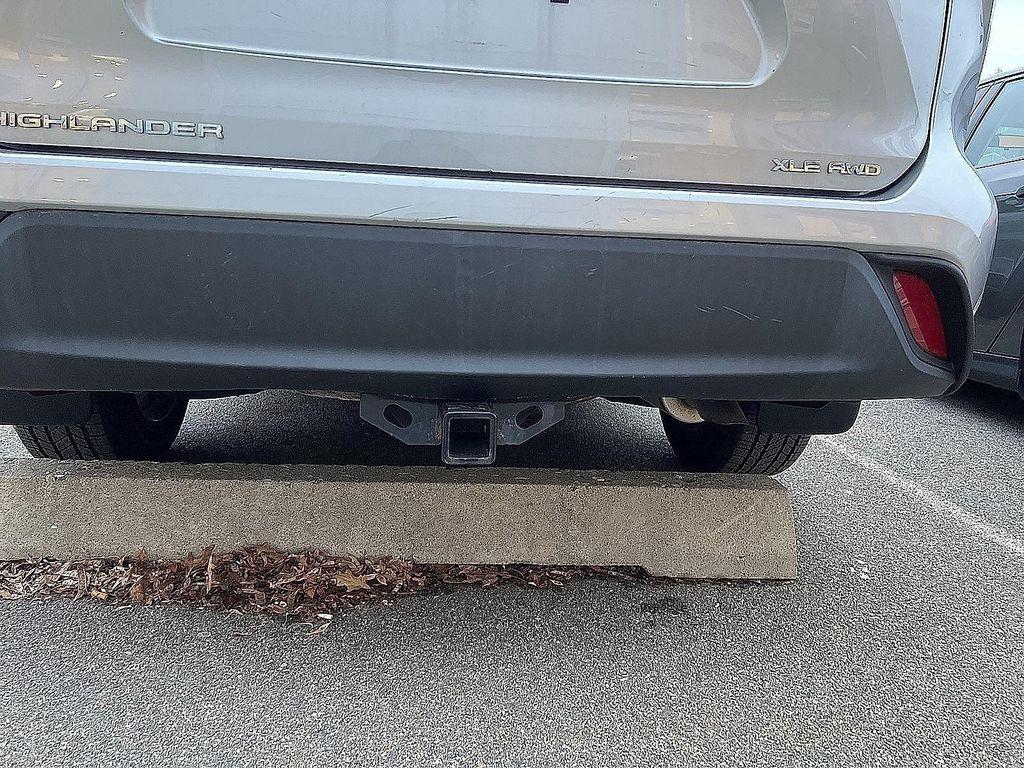 used 2022 Toyota Highlander car, priced at $35,990