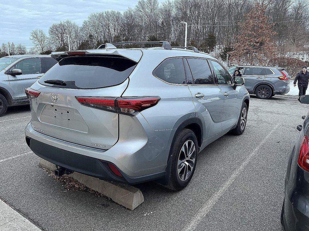 used 2022 Toyota Highlander car, priced at $35,990