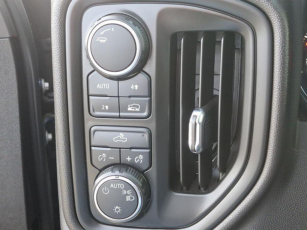 used 2022 Chevrolet Silverado 1500 car, priced at $30,996