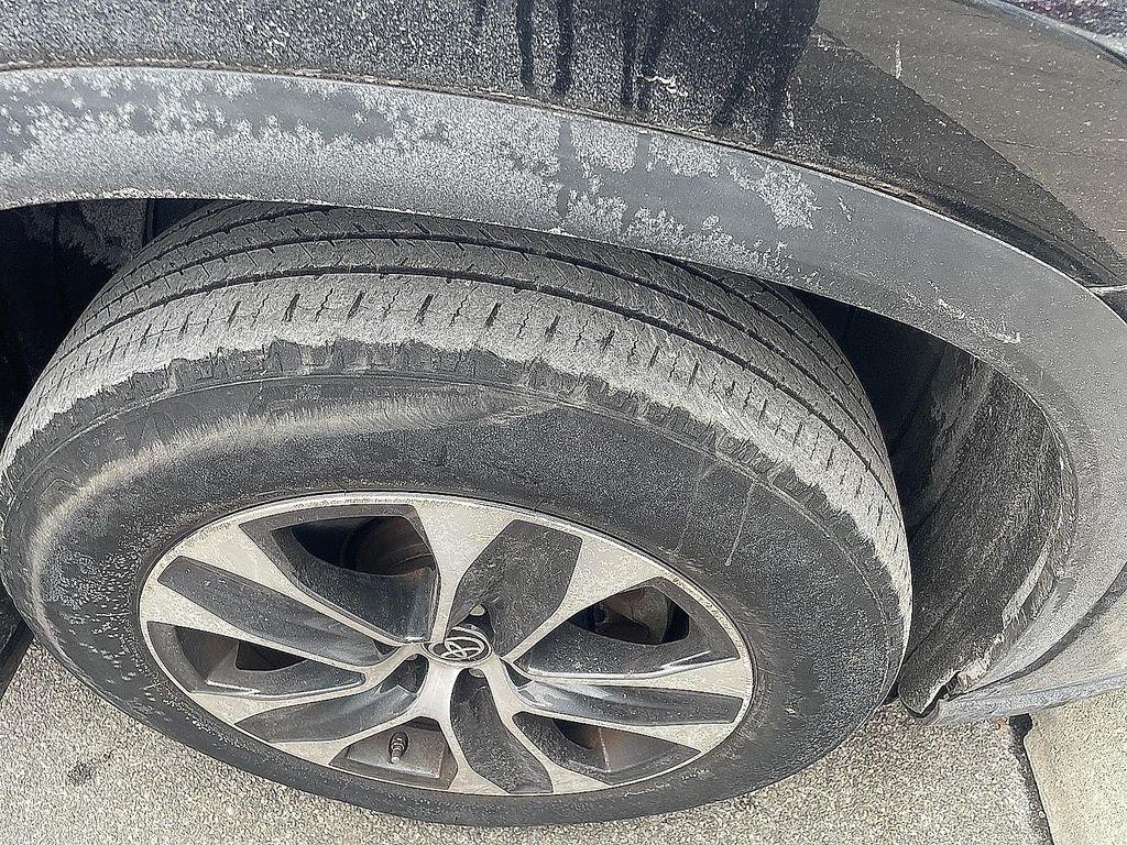 used 2023 Toyota Highlander car, priced at $38,990