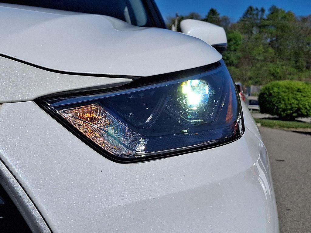 used 2023 Toyota Highlander car, priced at $37,991