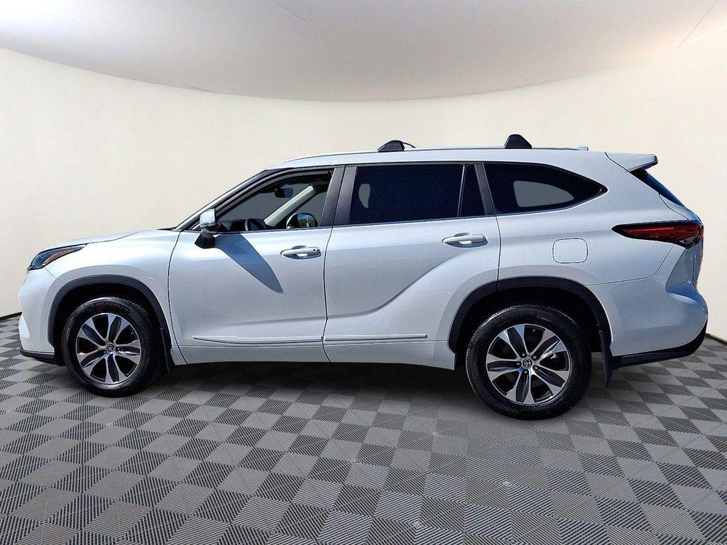 used 2023 Toyota Highlander car, priced at $37,991