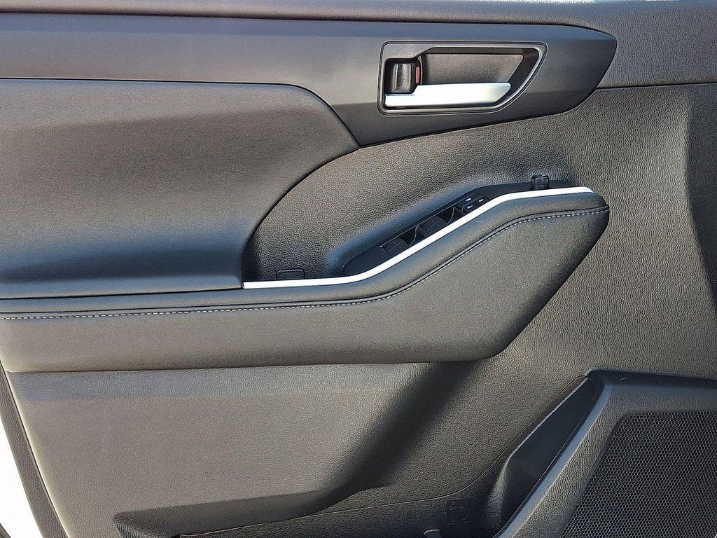 used 2023 Toyota Highlander car, priced at $37,991