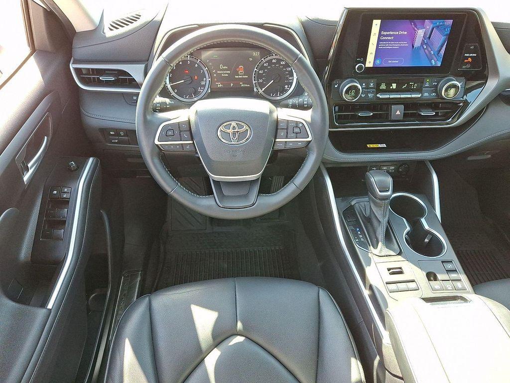 used 2023 Toyota Highlander car, priced at $37,991