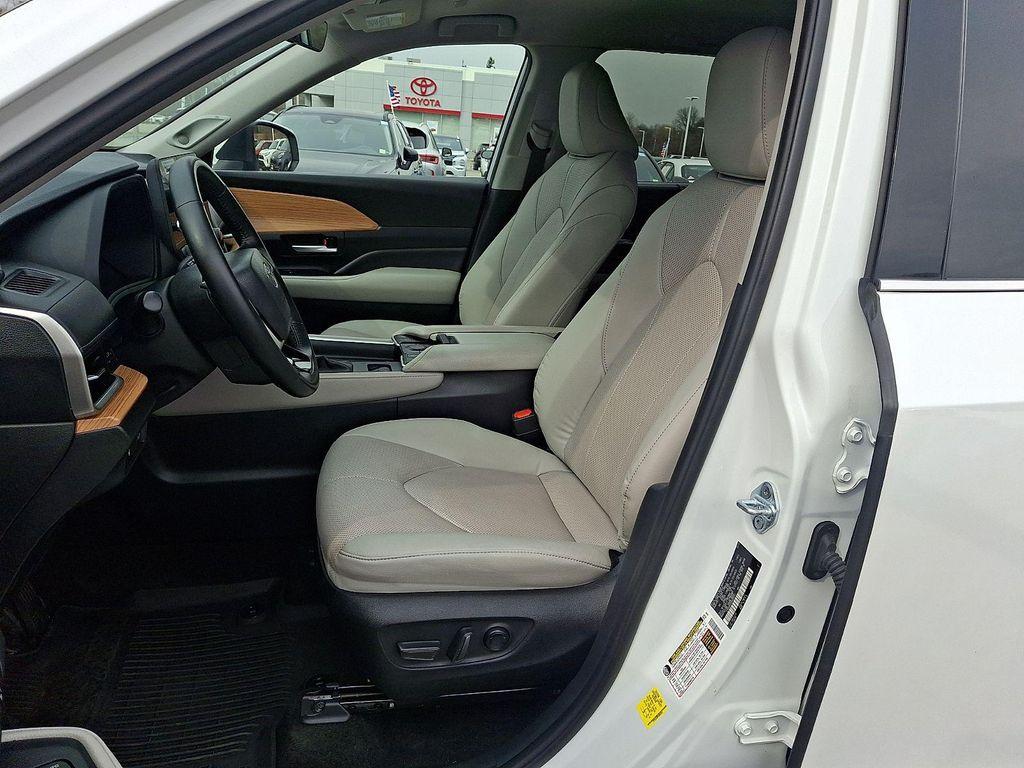 used 2024 Toyota Grand Highlander car, priced at $42,491