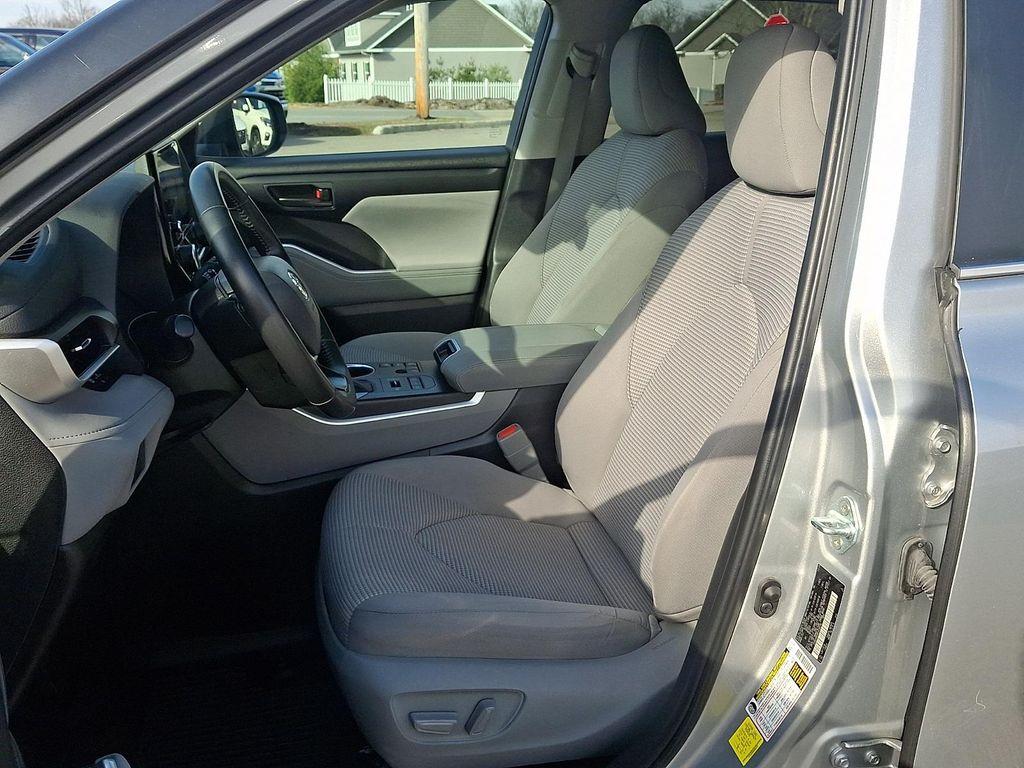 used 2023 Toyota Highlander car, priced at $32,990