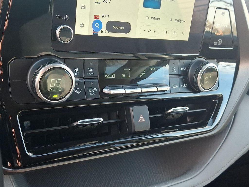 used 2023 Toyota Highlander car, priced at $32,990