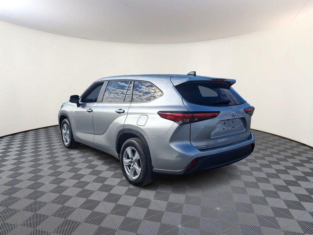 used 2023 Toyota Highlander car, priced at $32,990