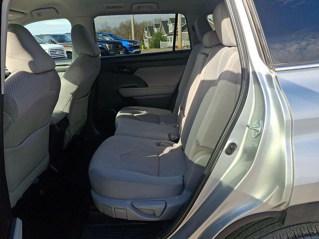 used 2023 Toyota Highlander car, priced at $32,990