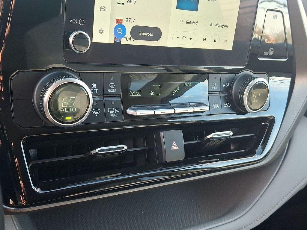 used 2023 Toyota Highlander car, priced at $32,990