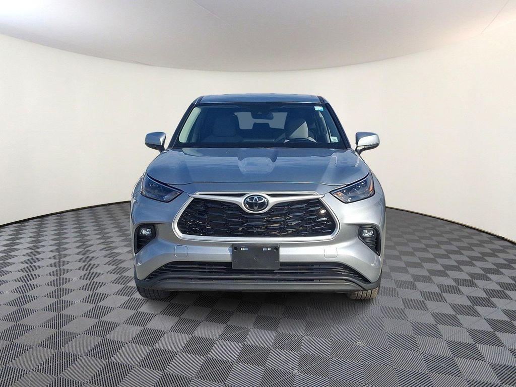 used 2023 Toyota Highlander car, priced at $32,990