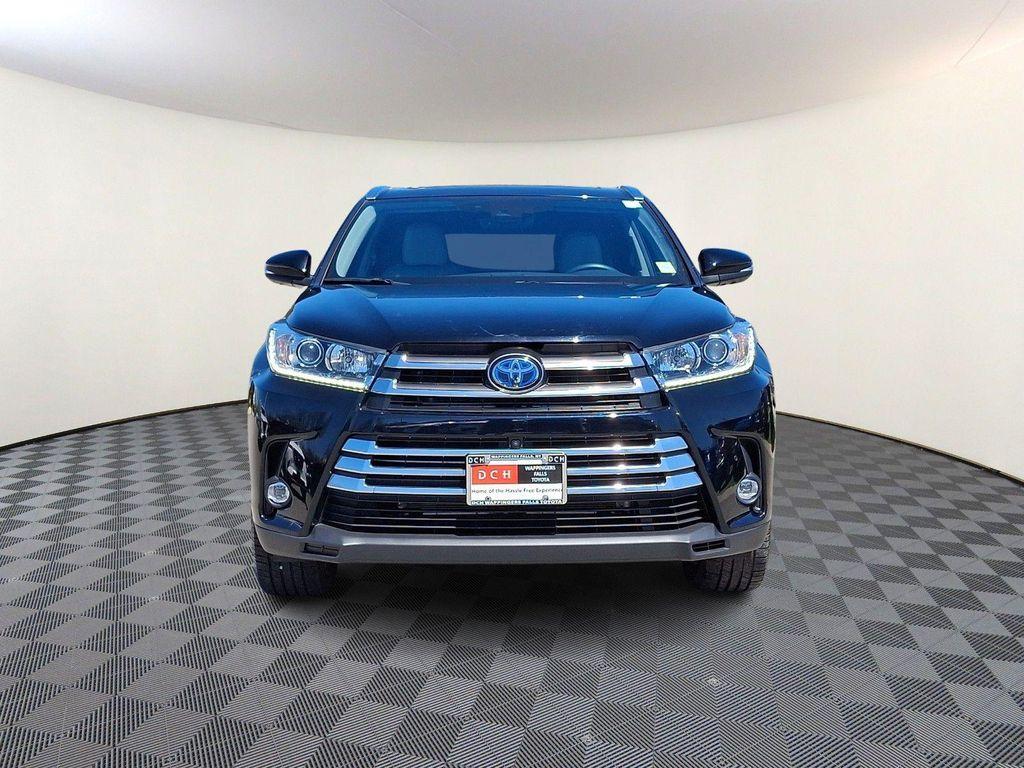 used 2019 Toyota Highlander Hybrid car, priced at $29,990