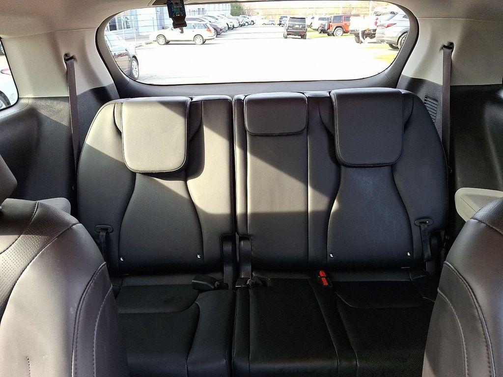 used 2022 Kia Carnival car, priced at $23,490