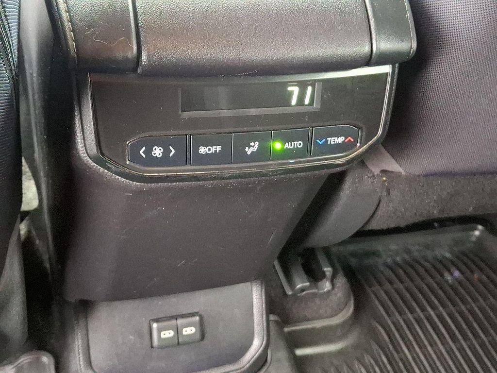 used 2023 Toyota Highlander car, priced at $27,990