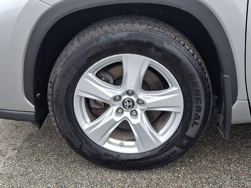 used 2023 Toyota Highlander car, priced at $27,990