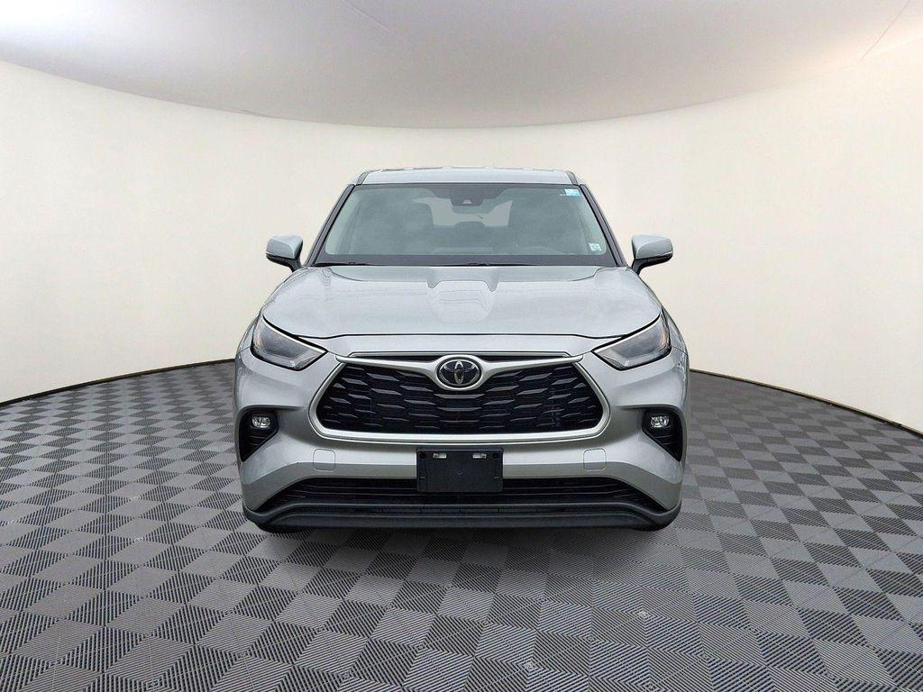 used 2023 Toyota Highlander car, priced at $27,990