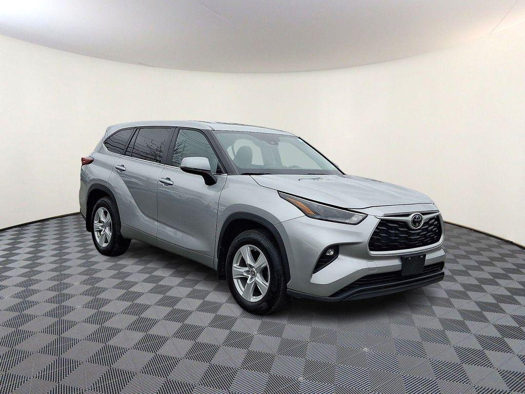 used 2023 Toyota Highlander car, priced at $27,990