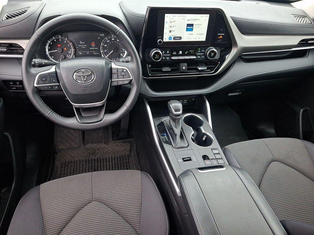 used 2023 Toyota Highlander car, priced at $27,990