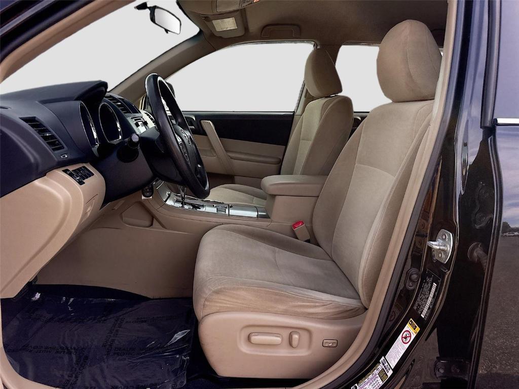 used 2013 Toyota Highlander car, priced at $11,995