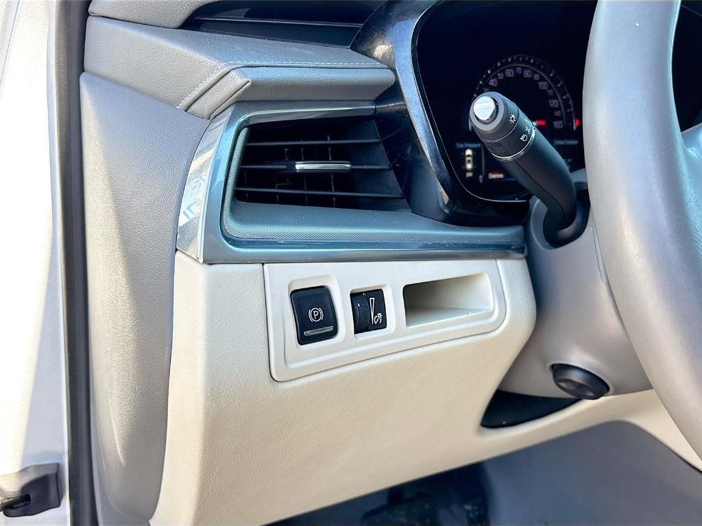 used 2017 Cadillac XT5 car, priced at $12,995