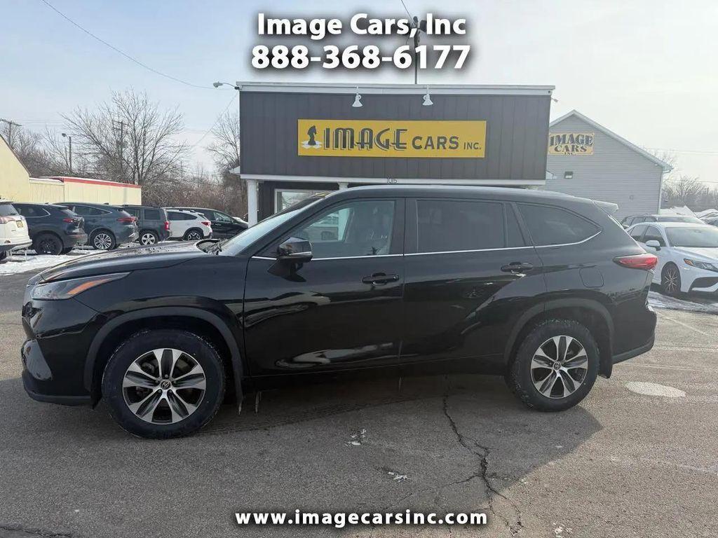 used 2023 Toyota Highlander car, priced at $29,995