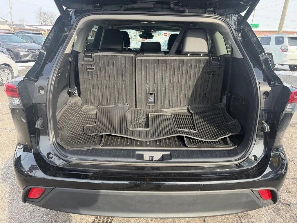 used 2023 Toyota Highlander car, priced at $29,995